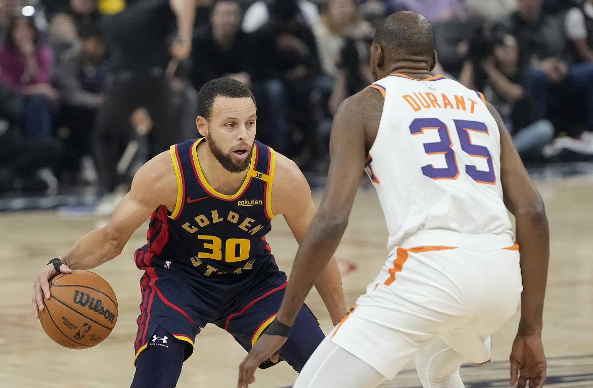 九游体育app-杜兰特在勇士比赛中比赛局势复杂，刷新纪录引发热议！引发球迷热议的简单介绍