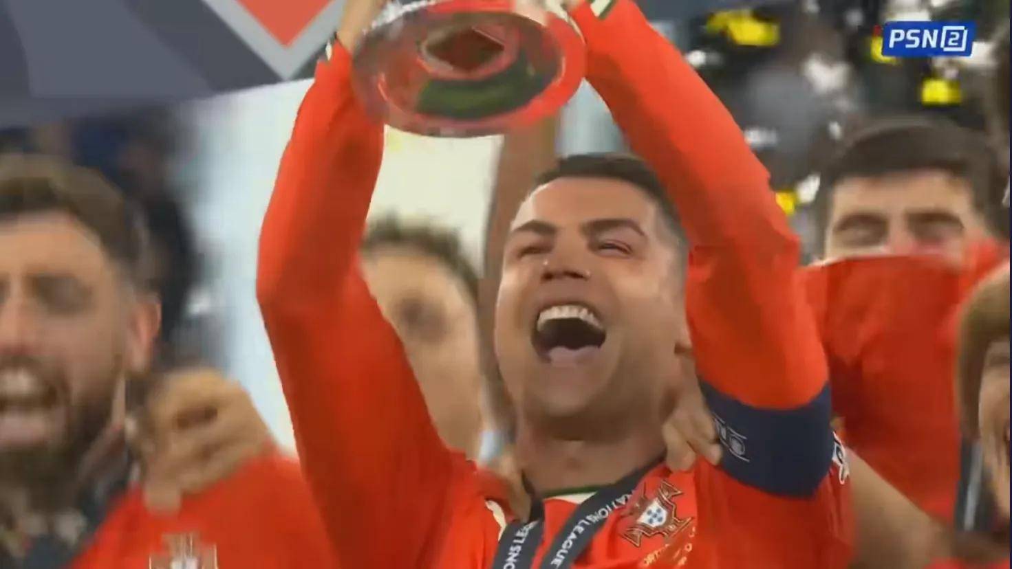 九游体育app-C罗重返赛场，险胜首场状态出色，塞尔维亚队观众沸腾！再创辉煌时刻的简单介绍