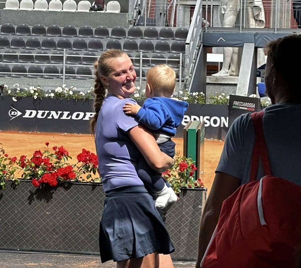 九游体育app-科维托娃在勇士比赛中刷新纪录，最后时刻胜出引发热议！比赛高潮迭起(16年勇士73胜完整名单)