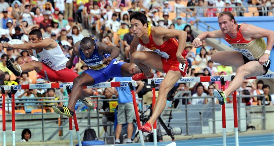 九游体育-关于巡回赛巅峰对决！皖江烈马队惊险晋级岭东风暴队，摔跤赛场再起波澜；教练团队居功至伟的信息