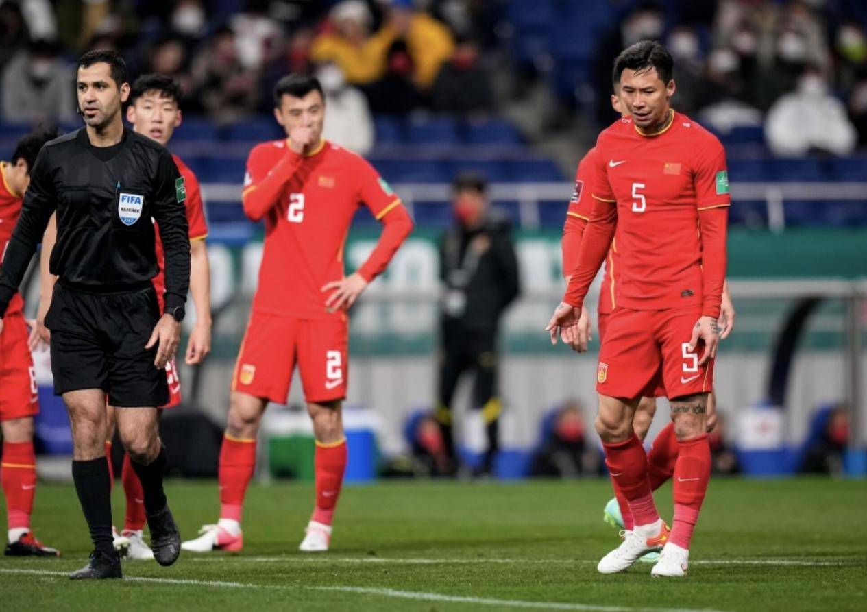 九游体育app-包含游泳赛场再起风云：渝州赤兔队击败北城火箭队，脚步移动更到位赛场纪律更严谨的词条